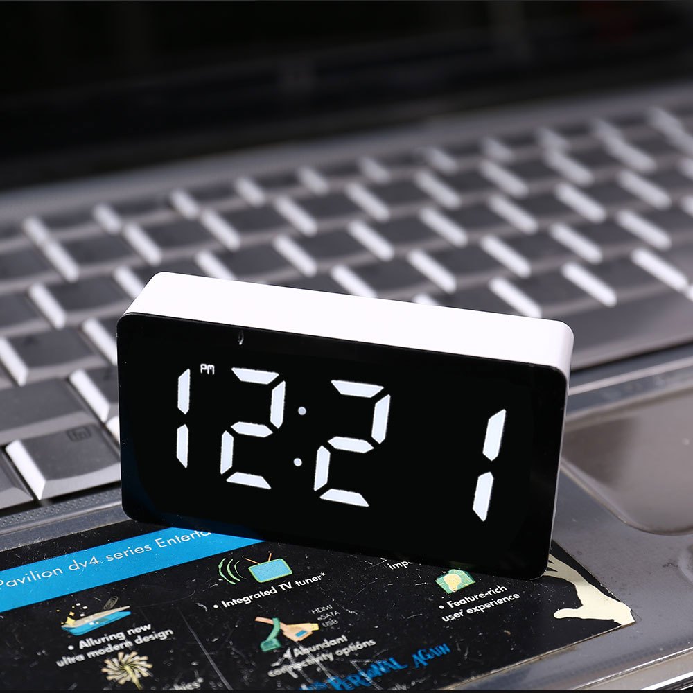Reloj electrónico LED con espe - Electronics Gadgets For Home reseña y precio